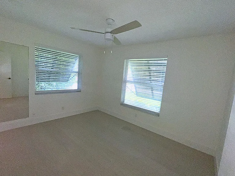 1260 Manor Dr — Photo 11