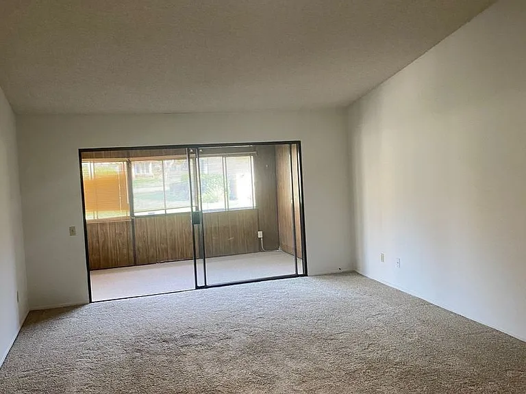 31324 Village 31 — Photo 2