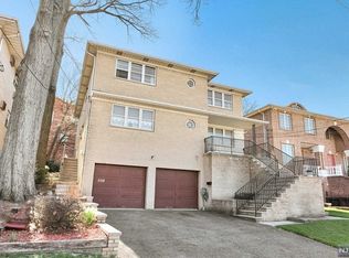 550 Studio Rd, Ridgefield, NJ 07657