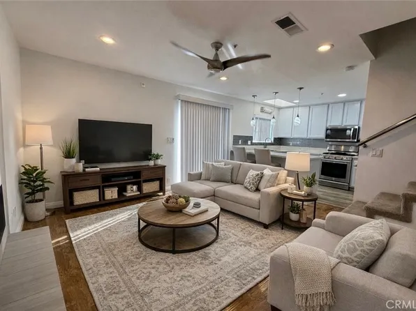 8689 Moody St, Cypress, CA 90630