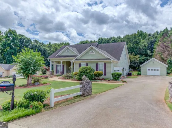 42 Dumar Ln, Hoschton, GA 30548