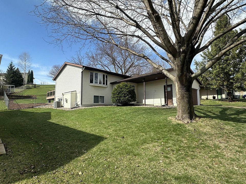 1st image of 4212 Valley Dr NW