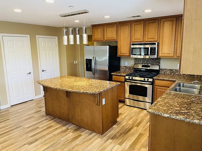 1351 Isabella Way — Photo 14