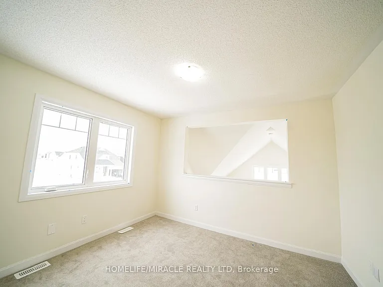 33 Country Club Dr — Photo 21