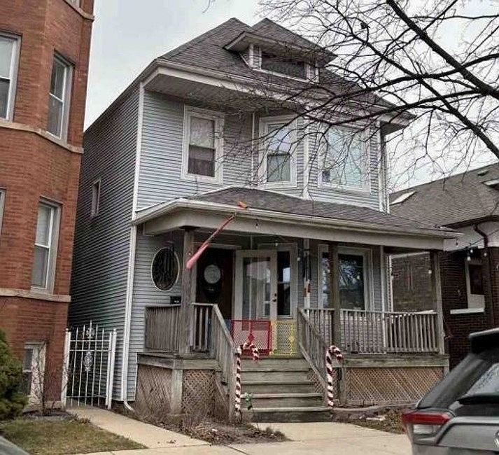 2nd image of 4904 W Byron St