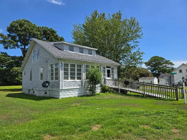 1435 Ellis St, Greenbackville, VA 23356