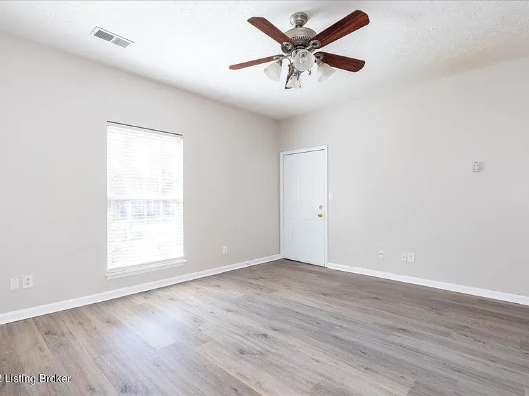 217 Hampton Place Ct — Photo 3
