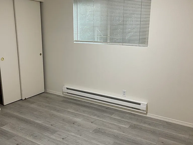 9421 Avondale Rd NE #13 — Photo 8
