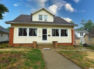 1203 S 5th St, Pekin, IL