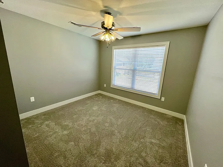 4647 Pierce Dr — Photo 12