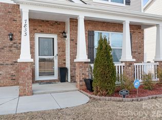 7833 Stonehouse Dr, Gastonia, NC 28056