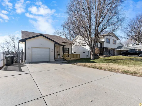 5214 S 82nd St, Omaha, NE 68127