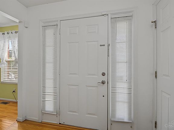 5th image of 2082 Crest Rd