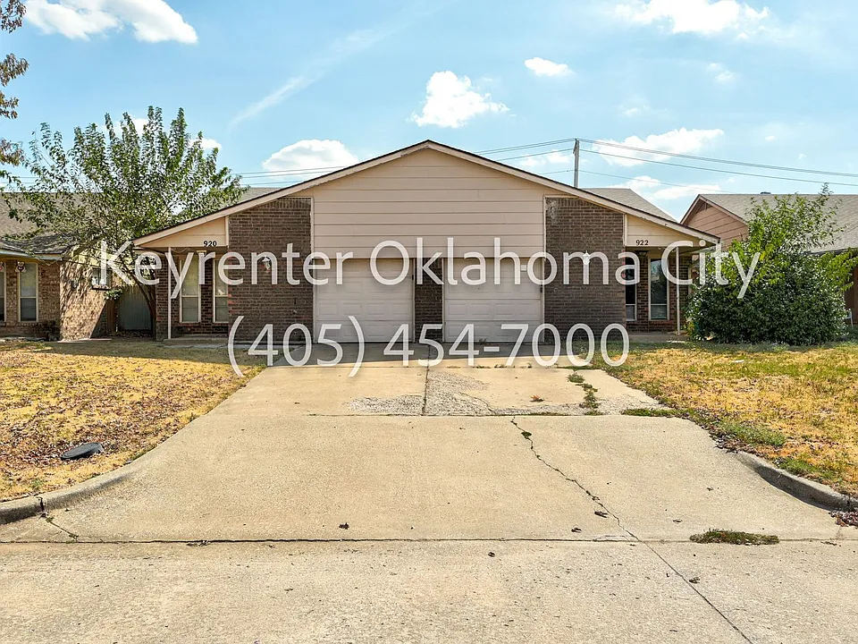 920-922 SW 97th St Duplex
