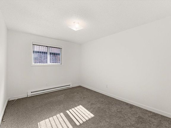 4th image of 537-539 E Broad Ave