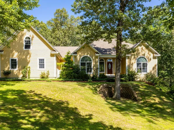 11 Eastland Drive, Manchester, CT 06042
