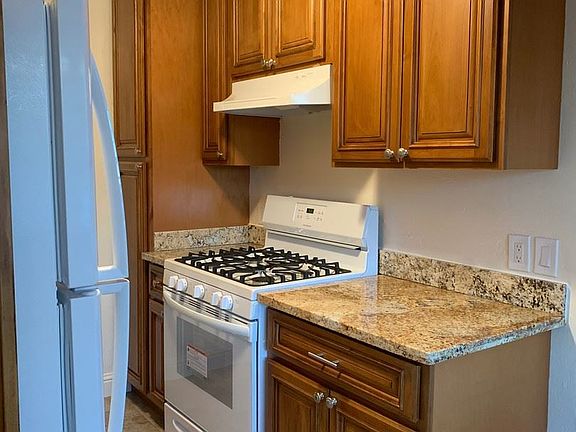 3rd image of 1101 Almanor Ave APT 4