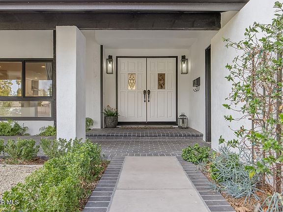 3rd image of 31944 Doverwood Ct
