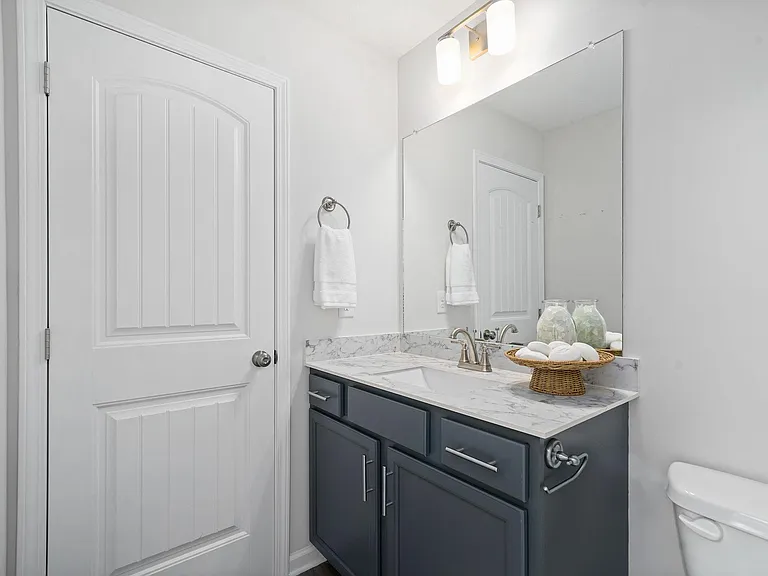 401 Victory Rd — Photo 20