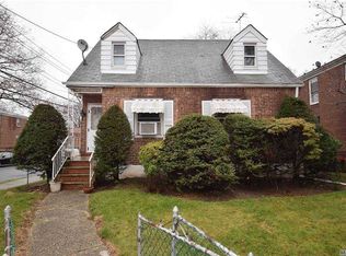 76-01 160th St, Fresh Meadows, NY 11366