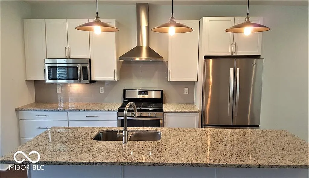 2 bed, 2.5 bath, 1426 sqft, $2,600 — Photo 2