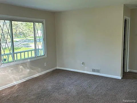 3816 Kent Rd — Photo 4