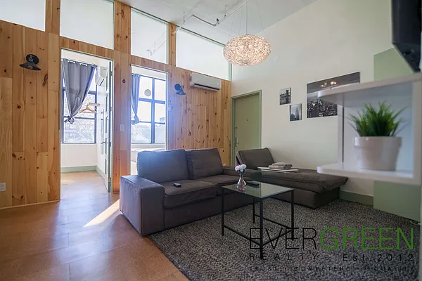 Rented by Evergreen Apartments BK | media 40