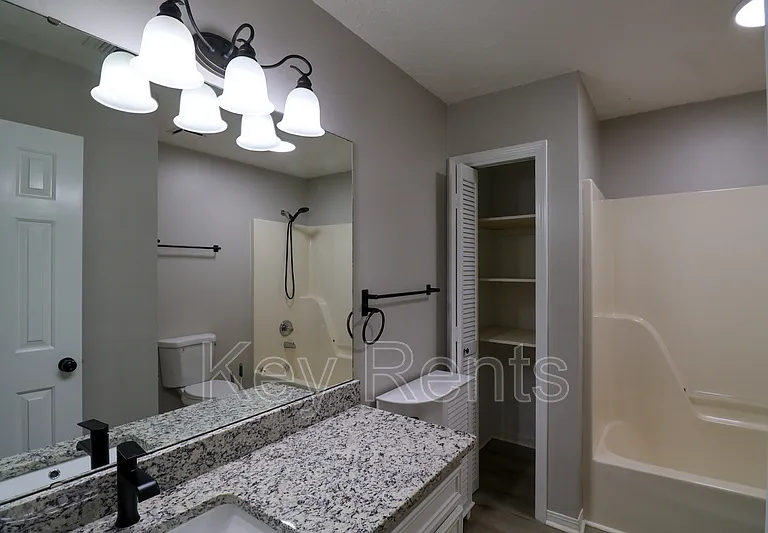 9001 Thompson Dr — Photo 14