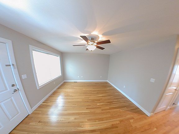 123 Garrett Ave
Living Area