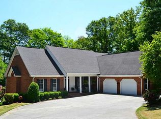 212 Victory Dr, Calhoun, GA 30701