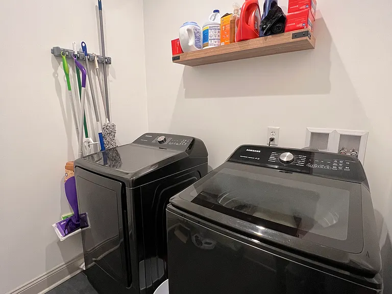 Laundry room (main level)
