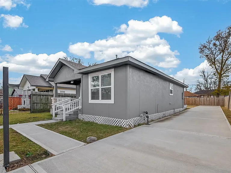 4309 Beggs St — Photo 4