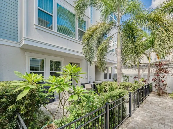 835 Burlington Ave N, Saint Petersburg, FL 33701