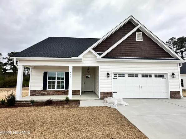 821 Fairway Road, Ayden, NC 28513