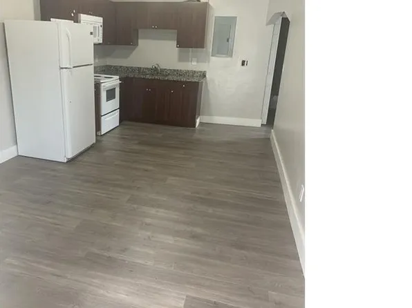 2455 NW 57th St, Miami, FL 33142