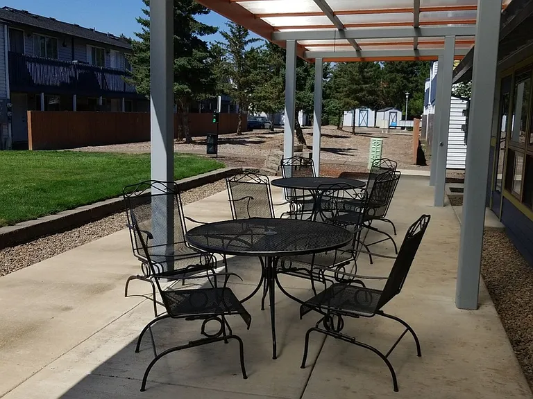 Latitude 44 Apartments — Photo 3