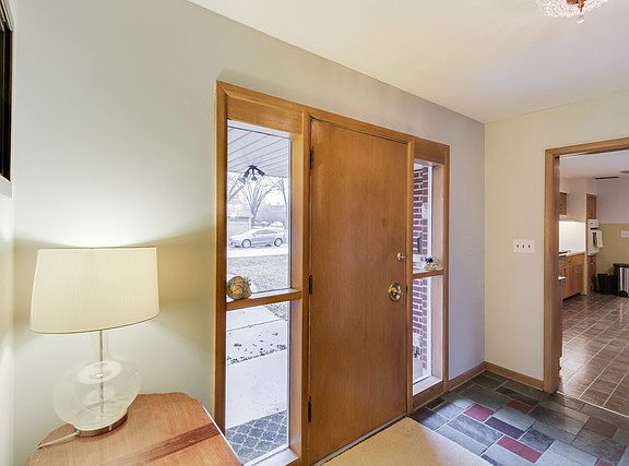 2nd image of 1500 Kenilworth Pl