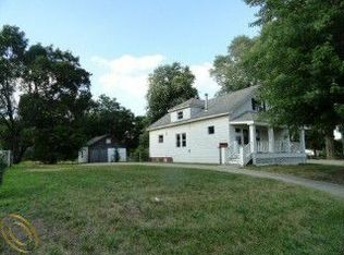 8505 Stephens Rd, Center Line, MI 48015