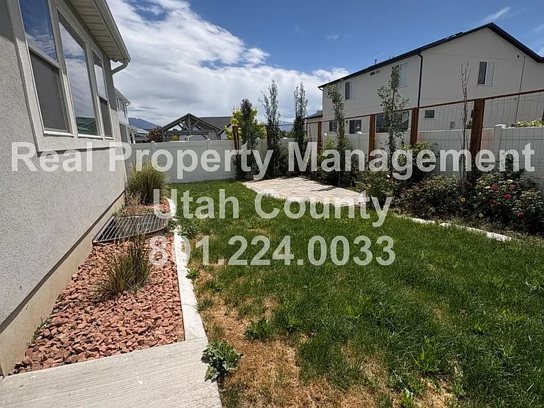 271 E Echo Ledge Dr — Photo 22