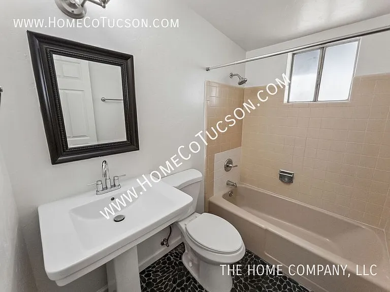 4537 E Fairmount St — Photo 12