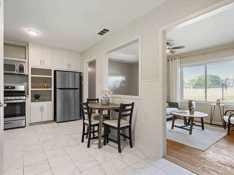 804 Ash St — Photo 3