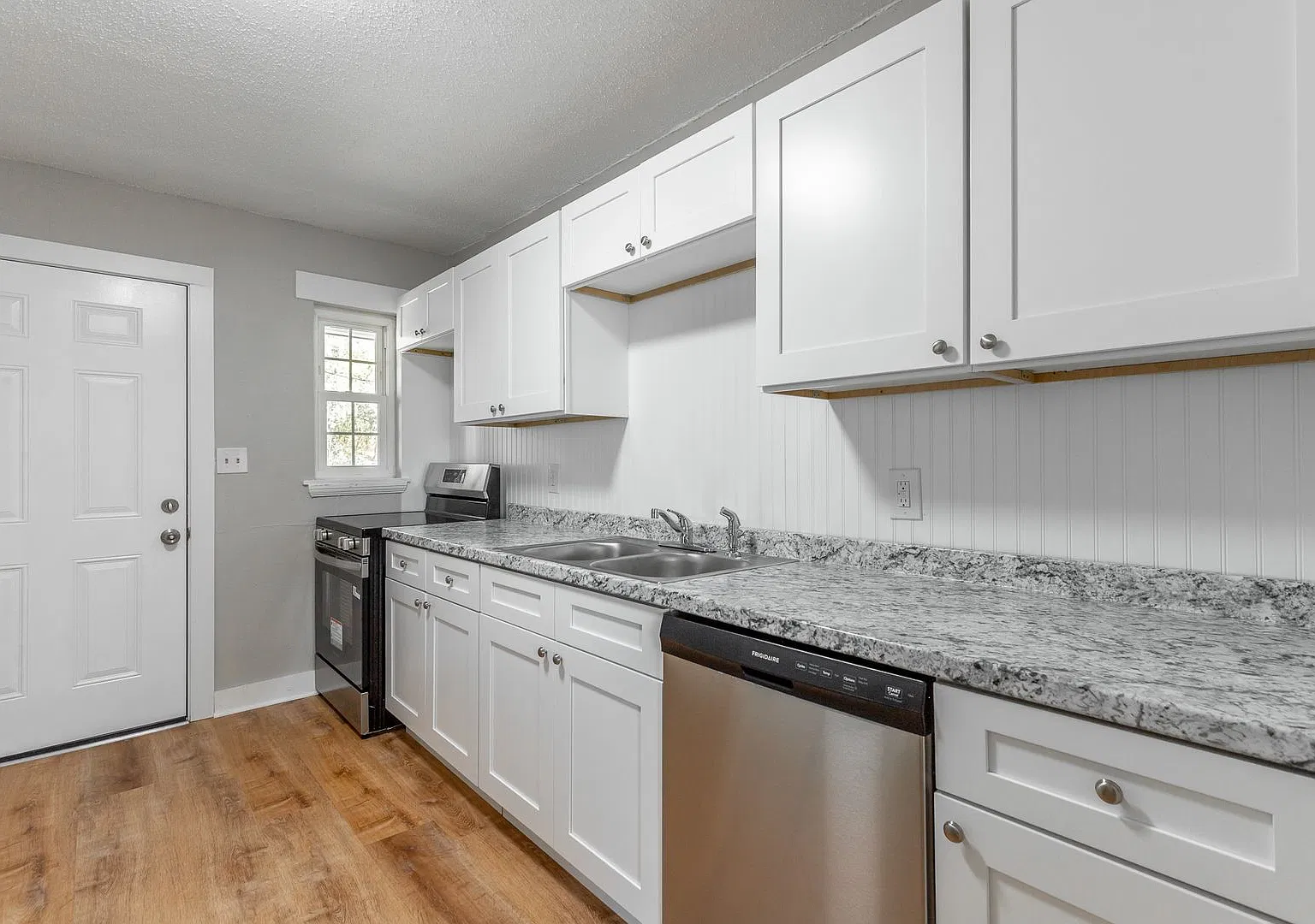 1006 Glenwood Dr — Photo 1