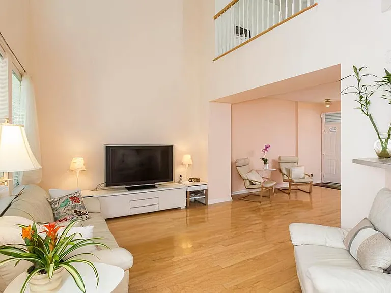28 Sutton Ct — Photo 6