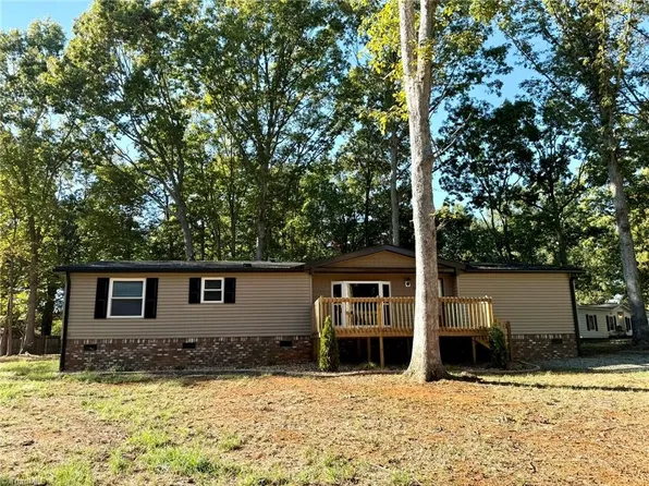 169 Casa Bella Dr, Advance, NC 27006
