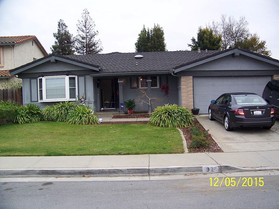 1st image of 92 Park Oxford Pl