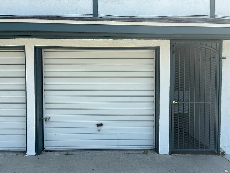 1799 N Hollywood Way #C — Photo 20
