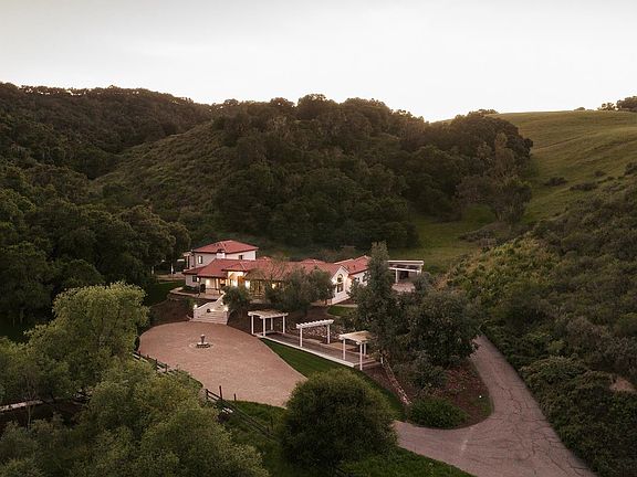 4th image of 372 Corral De Tierra Rd