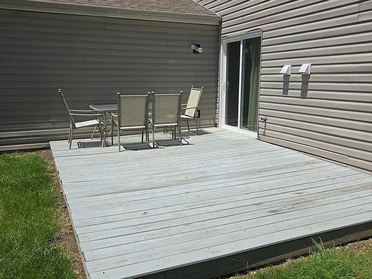 235 Meadow Glen Dr — Photo 5