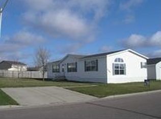 5708 W Misty Glen Pl, Sioux Falls, SD 57106