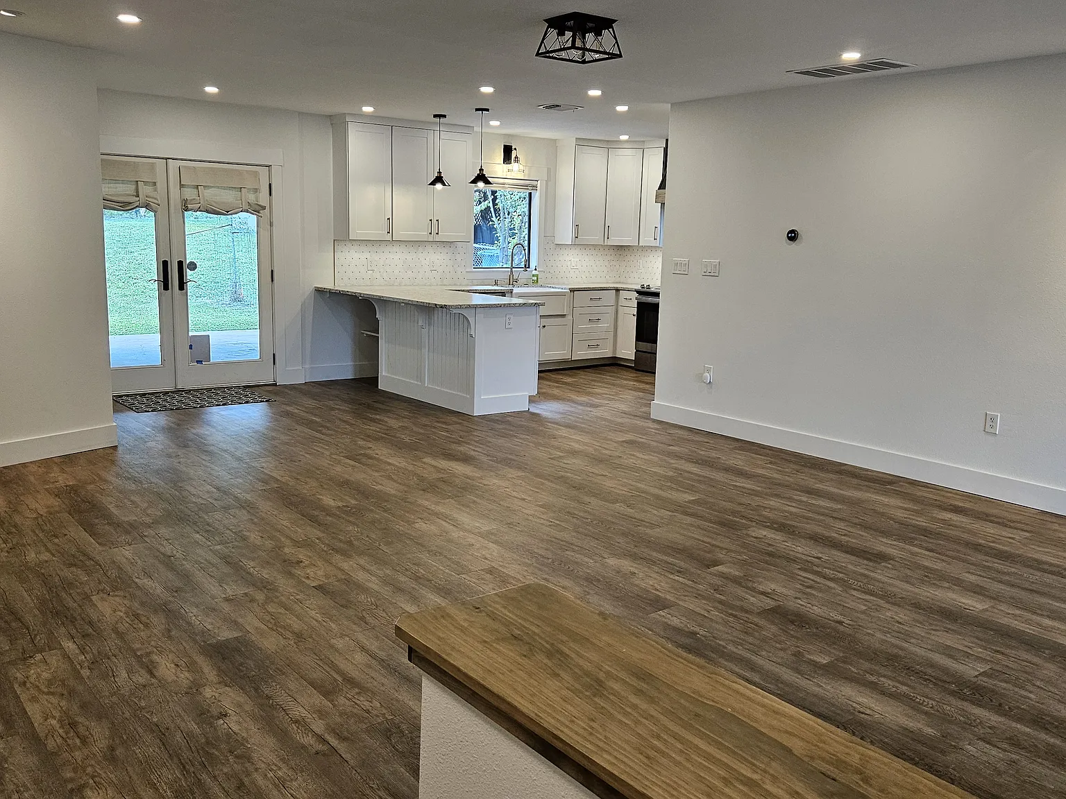 3 bed, 2124 sqft, $2,500 — Photo 4